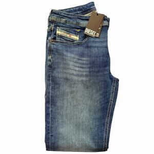 DIESEL MARKEE STRAIGHT MEN’S JEANS Size 34 x 32” MSRP $250 / 99% Cotton / NWT